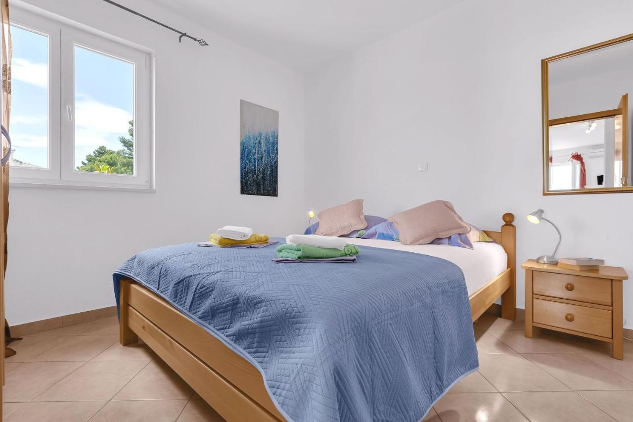 Apartments Lucija Baška Voda Esterno foto