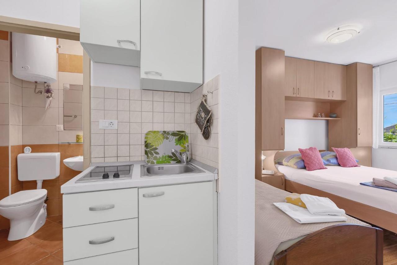 Apartments Lucija Baška Voda Esterno foto