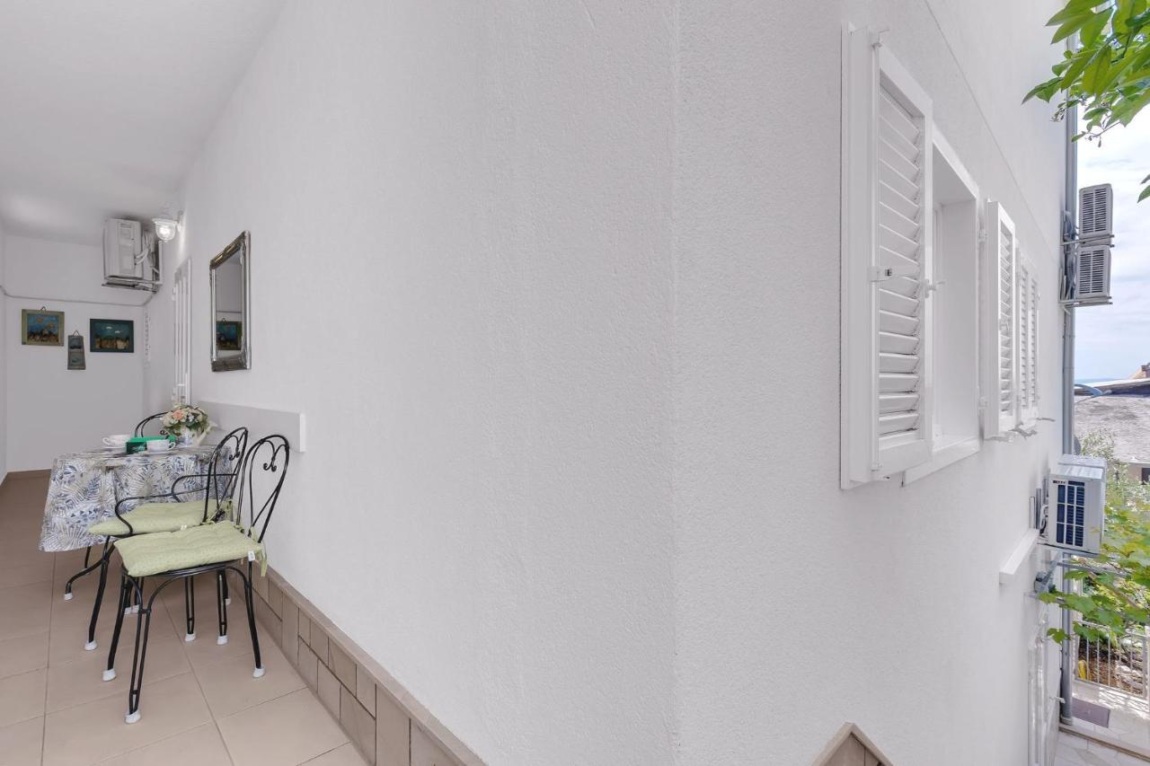 Apartments Lucija Baška Voda Esterno foto