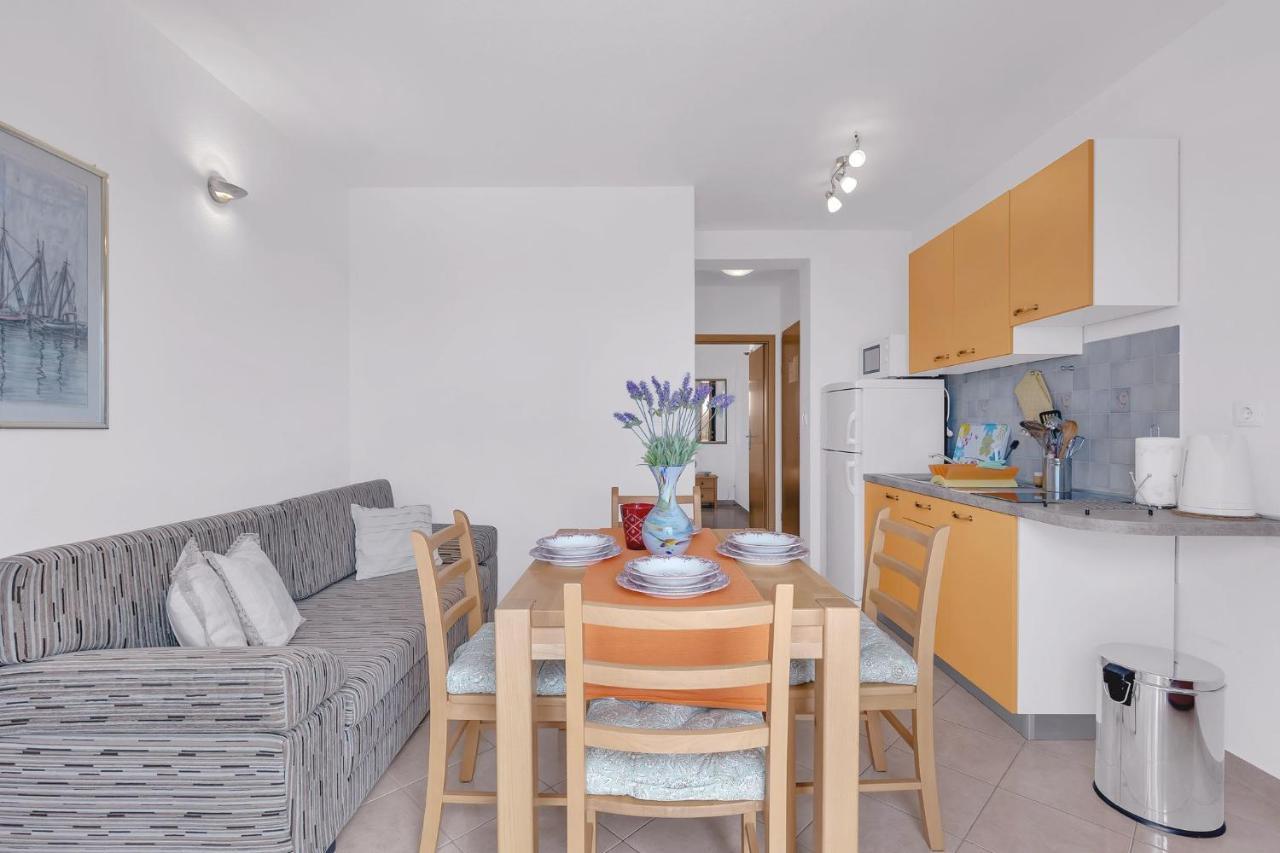 Apartments Lucija Baška Voda Esterno foto