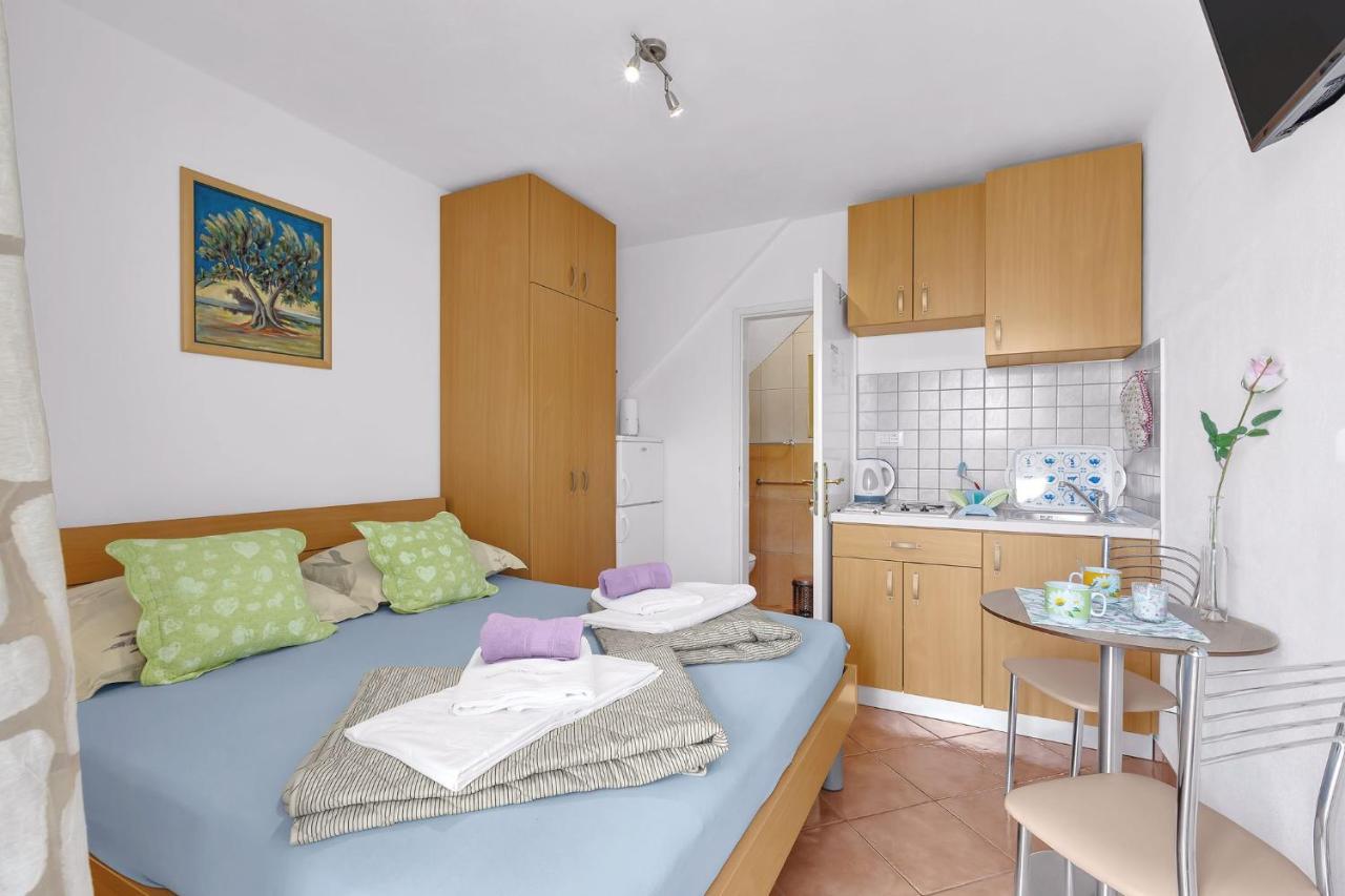Apartments Lucija Baška Voda Esterno foto