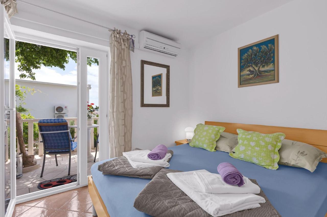 Apartments Lucija Baška Voda Esterno foto