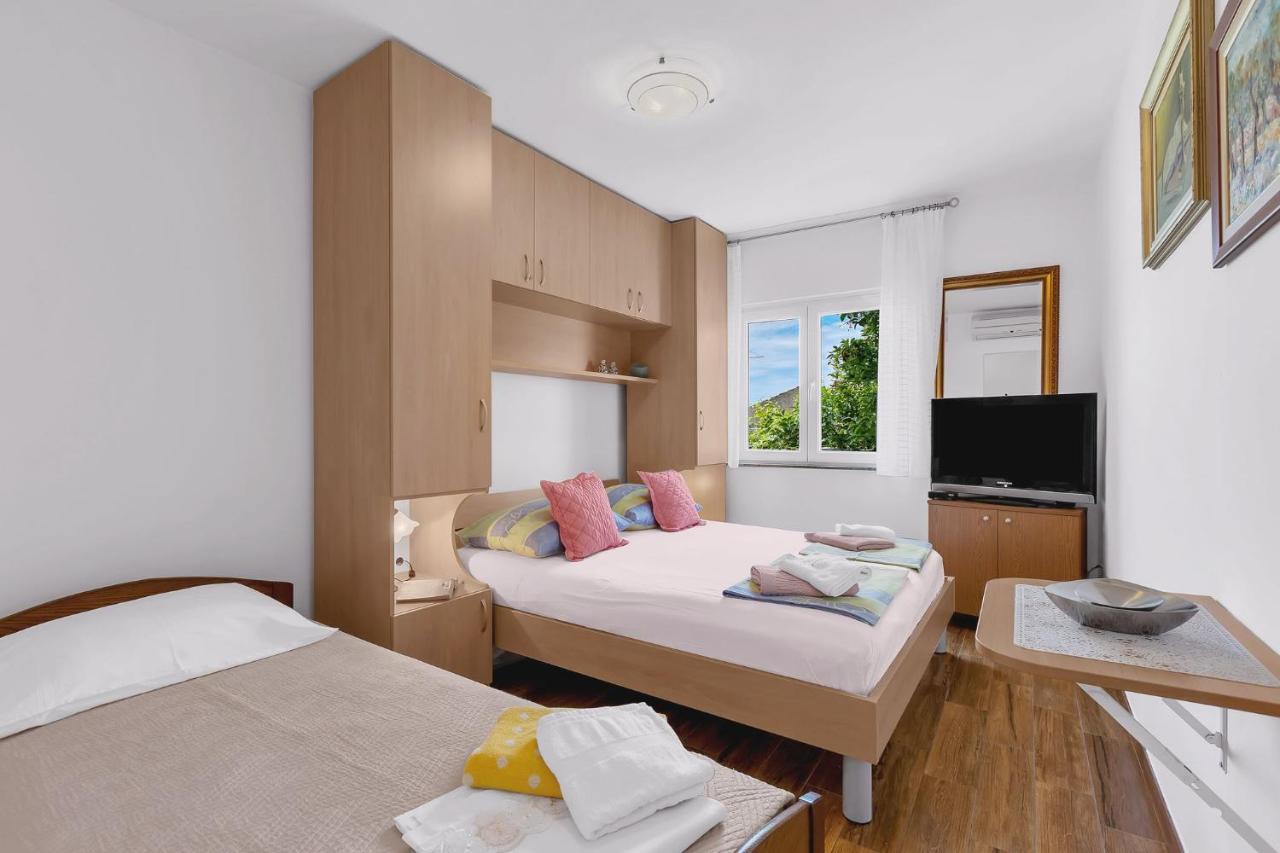 Apartments Lucija Baška Voda Esterno foto